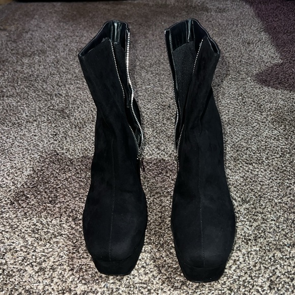 FOREVER 21 Faux Suede Platform Boots 🖤 - Picture 3 of 7